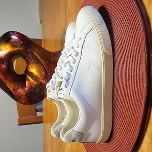 Veja Esplar sneakers. Size 8